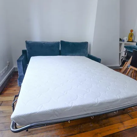 Bright Flat In Montmartre 파리
